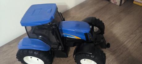 Traktor new holland t8040, 
