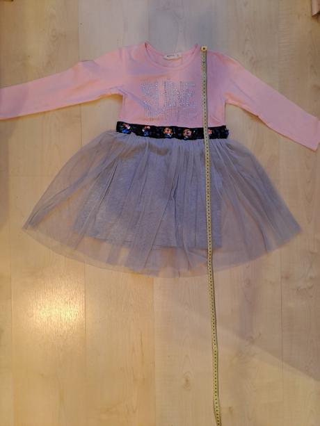 Slávnostné šaty, 122