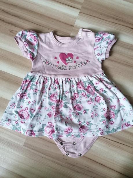 Body so sukničkou, 80