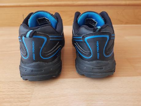 Chlapčenské tenisky, 32