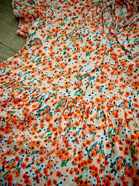 Krásne farebné letné šaty, mohito,38