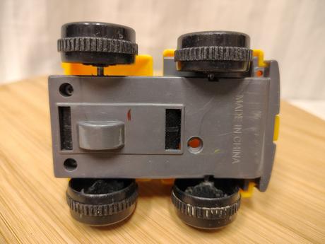 Žlté stavebné autíčko s rebríkom, 8 cm,