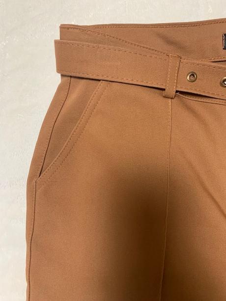 Hrubšie elastické nohavice škoricovej farby, l / m