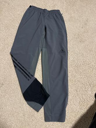 Adidas sportove nohavice, xs