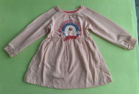 Dievčenské šaty, 110