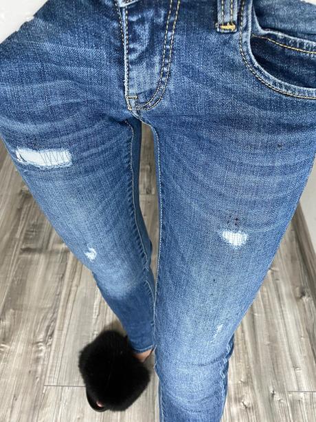 Devergo džínsy, 26