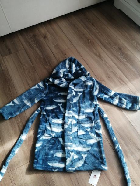 Nový župan s kapucňou, 128