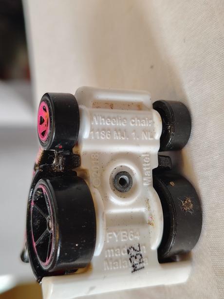 Kovový model hot wheels wheelie chair 2020,