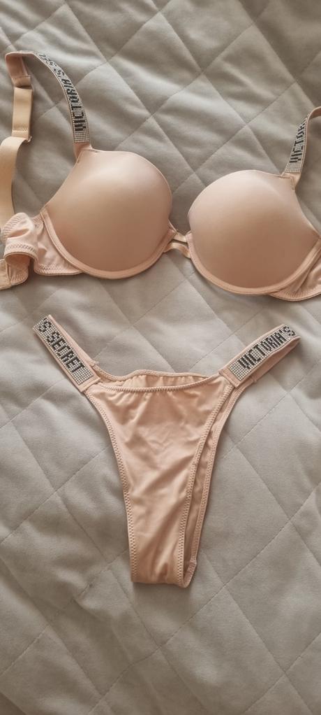 Nohavicky s kamienkami, victoria's secret,s