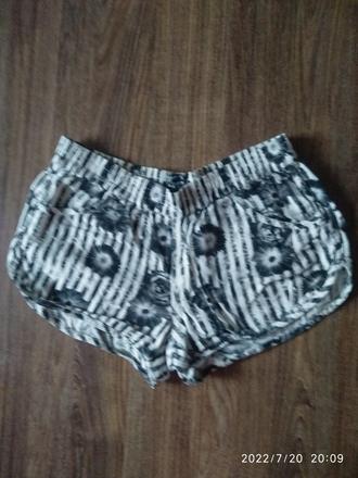 Pohodlne sortky, m
