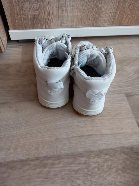 Botasky, reserved,29