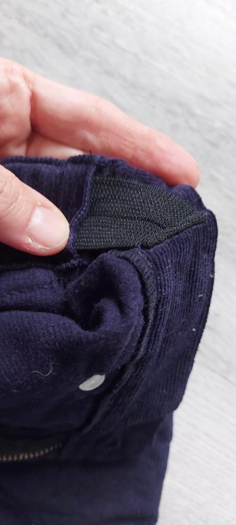 Menžestrové nohavice, 146