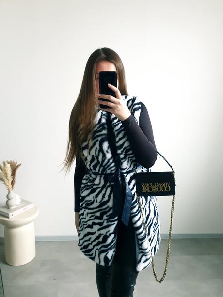 Zebrovaná kožušinová vesta s/m, s