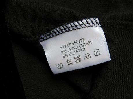 Trendy zamatove šaty, 38