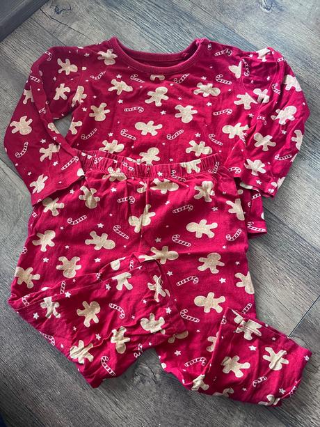 Pyžamo vianočné, sinsay,92