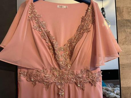 Spoločenské šaty, 48