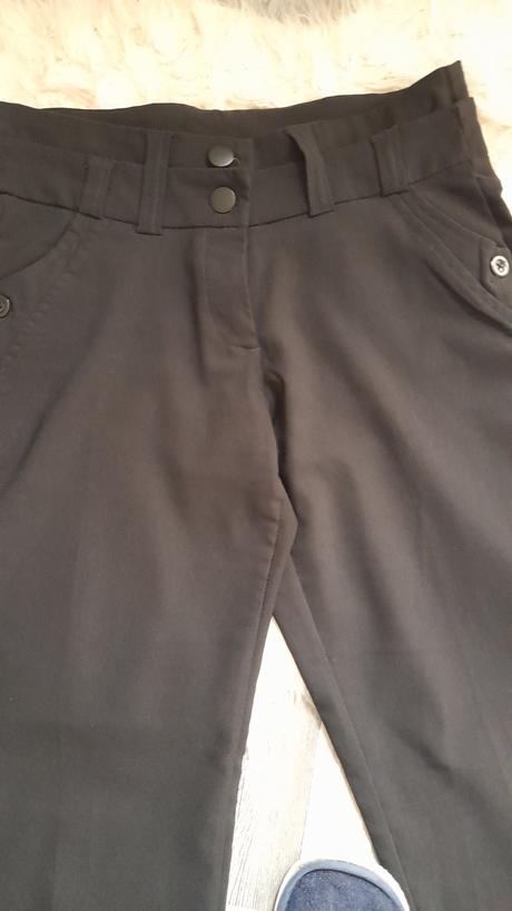 Čierne nohavice, 38