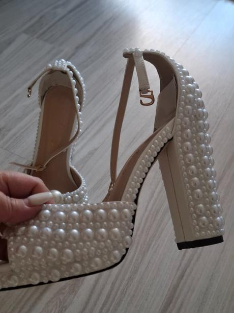 Perlové sandálky, 36