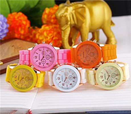 Dámske náramkové hodinky zn. geneva, 