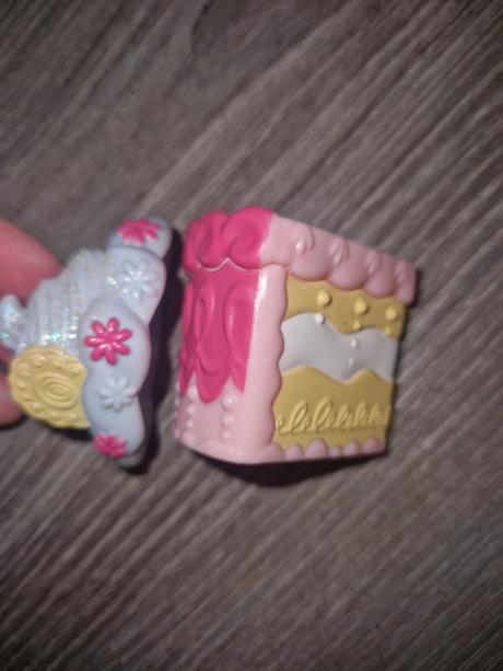 Doplnky k littlest pet shop hide and sweet,