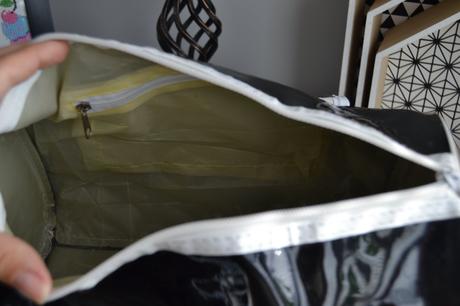Retro čierna lakovaná taška (barrel / duffle bag),