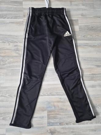 Pekné adidas tepláky - ideálne na tréning, adidas,152