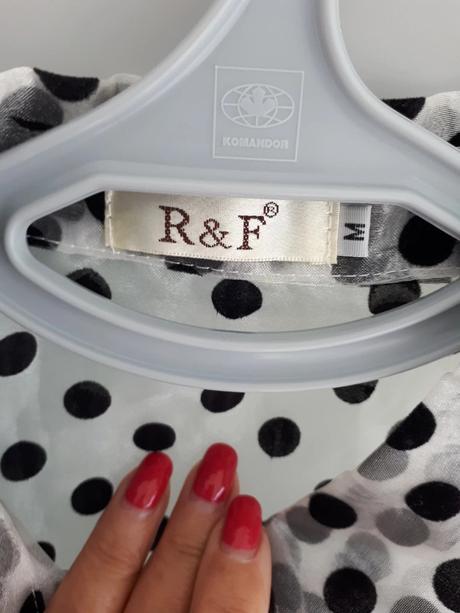 Šifónová blúzka s čiernymi bodkami, 38