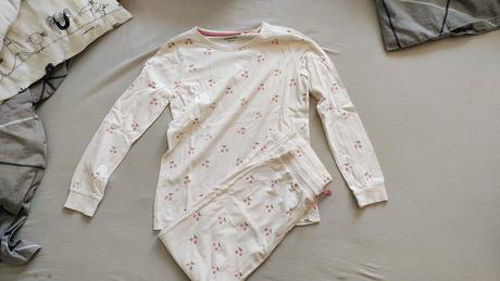 Pyžamko s čerešničkovým vzorom, reserved,152