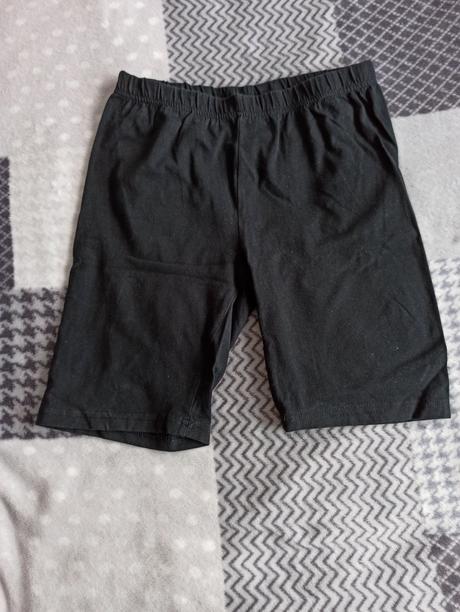 Pyžamove kraťasy, 146