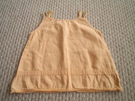 Ľanové tielko s kvetinkami a čipkou na 5r., 110