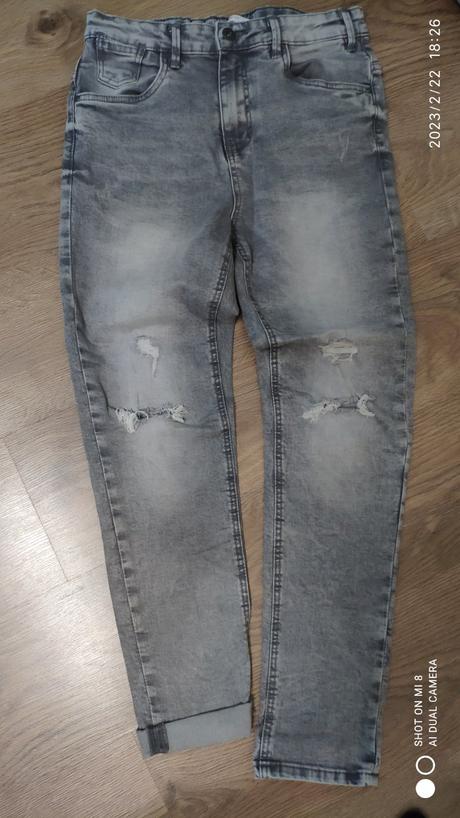 Roztrhané rifle reserved vel.164, reserved,164