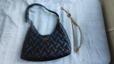 Kabelka s peňaženkou, guess