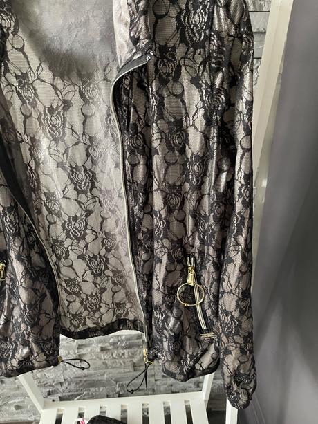 Guess tenká bunda v.s, guess,s