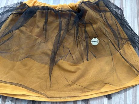 Komplet sukňa, čiapka, šatka, 134