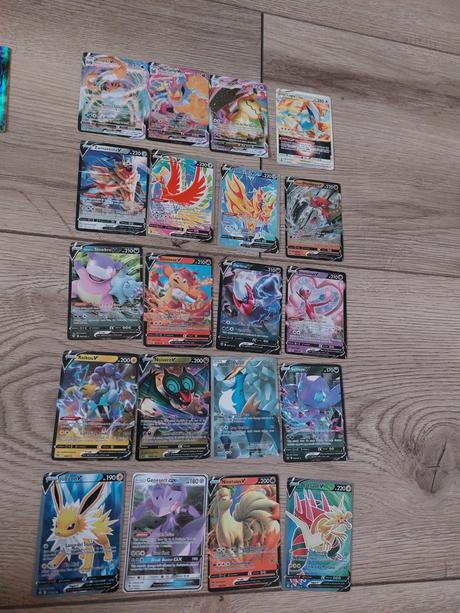 Pokemon karty 2 ks zdarma za kazde 1euro nakupu, 