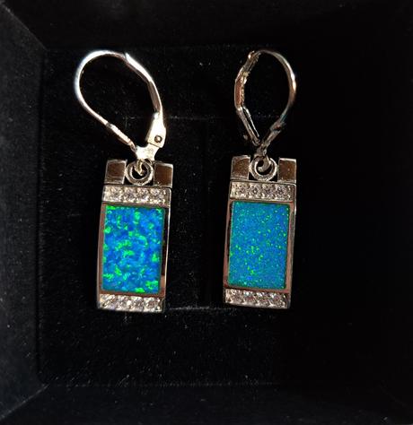 Strieborný set s opálom, 