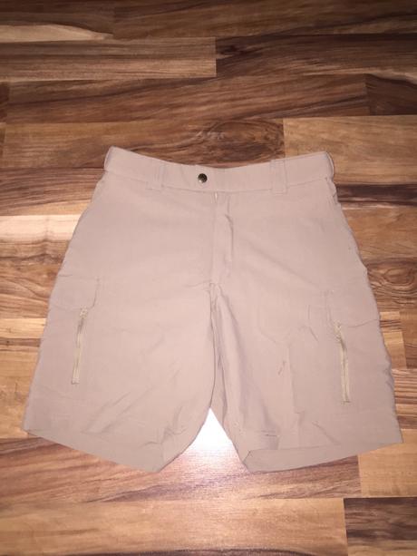 Značkové kraťasy, 34