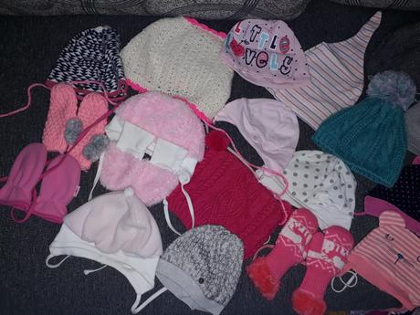 Dievčenské čiapky a rukavice, 