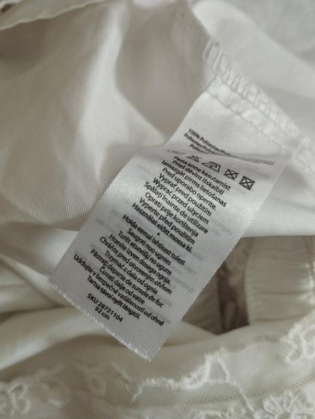 Čipkovaná sukňa, 92