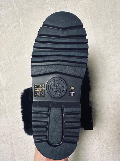 Tmavomodré snehule s kožušinkou zn. guess, guess,39 / 40