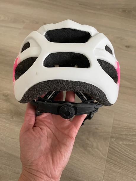 Prilba na bicykel, s