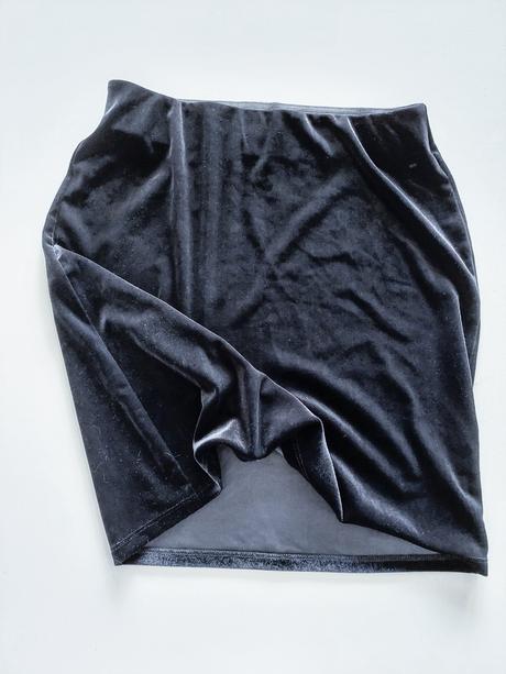 Cierna zamatova sukna, esmara,xs