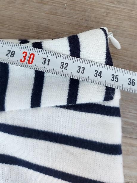 Pásikavá sukňa, 38