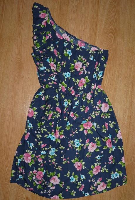 Kvetove na jedno rameno, terranova,s