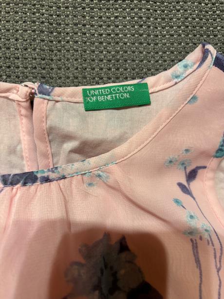 Dievcenske šaty, benetton,128