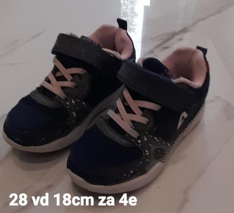 Tenisky, 28