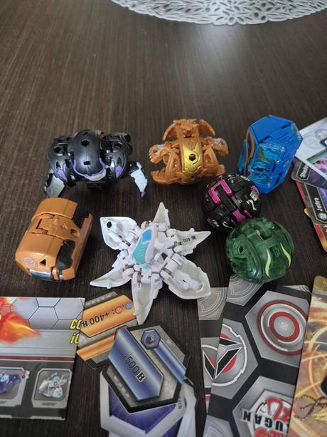 Hračky bakugan, 