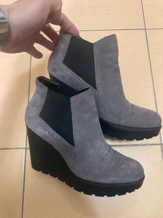 Brusena koža calvin klein cizmy, 38