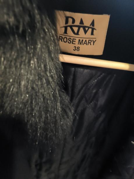 Kabát s kožušinkou, 38