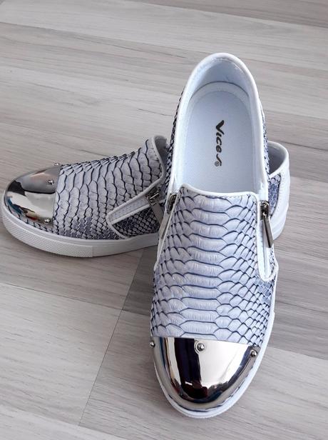 Dámske mokasíny strieborné/nenosené, 37